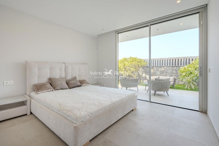 Image No.11-4 Bed Villa for sale