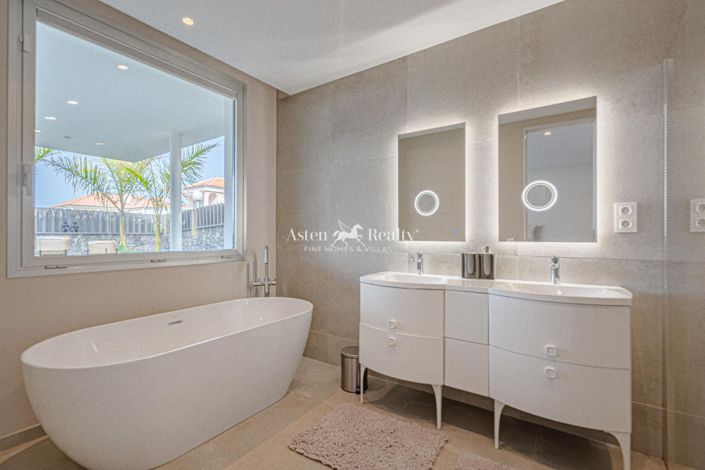 Image No.17-4 Bed Villa for sale