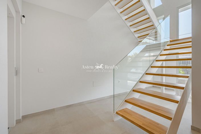 Image No.24-4 Bed Villa for sale