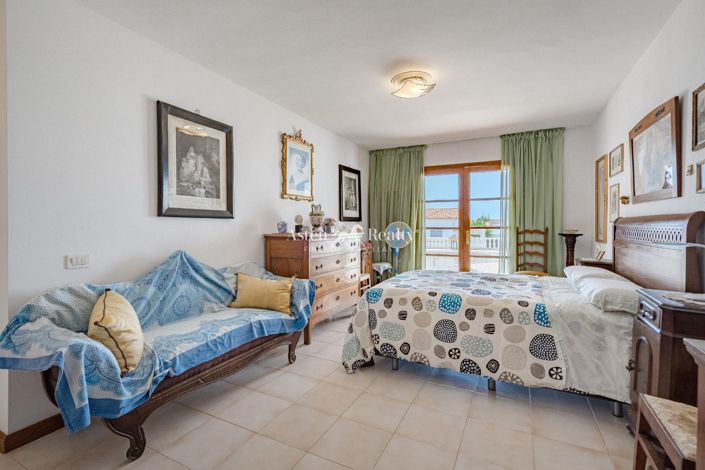 Image No.13-3 Bed Villa for sale