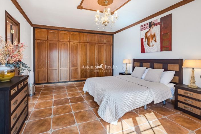 Image No.30-6 Bed Villa for sale