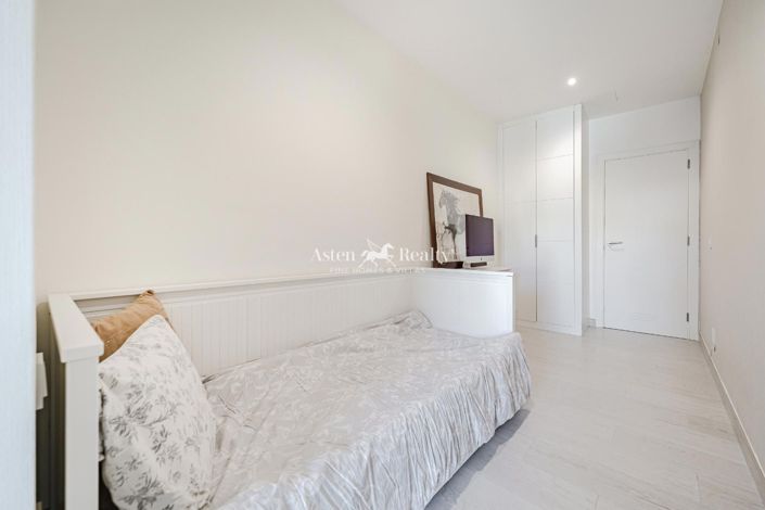 Image No.25-2 Bed Penthouse for sale