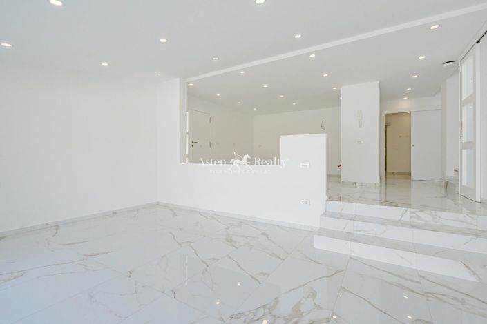 Image No.7-3 Bed Villa for sale