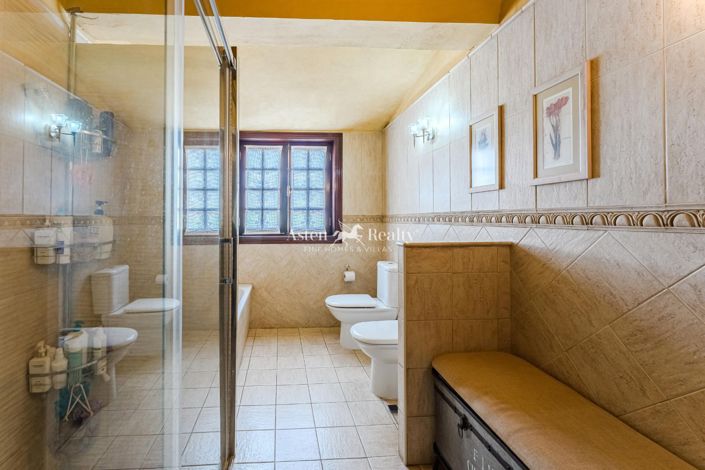 Image No.10-4 Bed Bungalow for sale