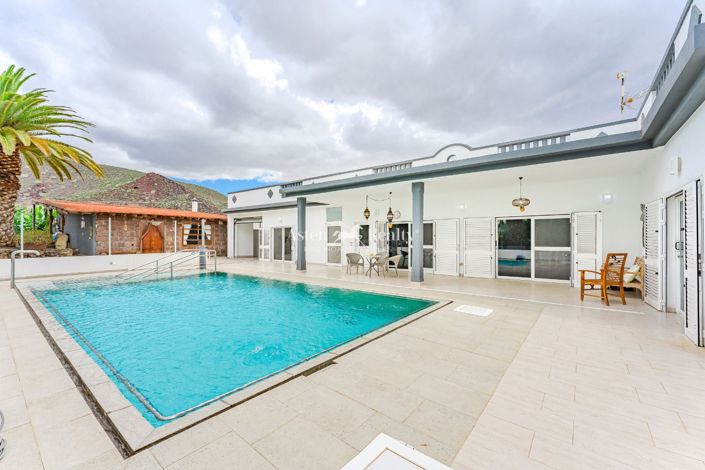 Image No.5-5 Bed Villa for sale