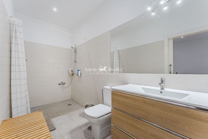 Image No.23-5 Bed Villa for sale