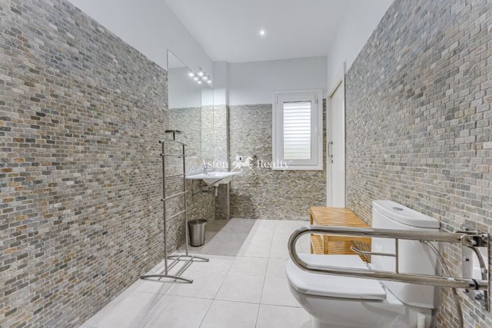 Image No.27-5 Bed Villa for sale