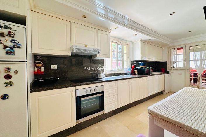 Image No.5-3 Bed Flat for sale