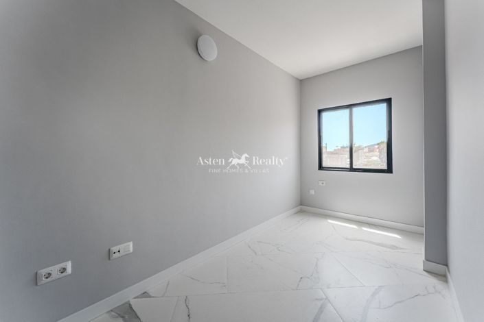 Image No.13-2 Bed Flat for sale