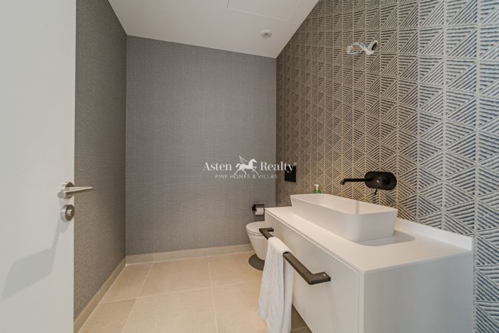 Image No.15-3 Bed Villa for sale