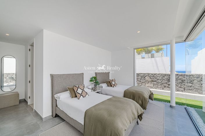 Image No.26-3 Bed Villa for sale