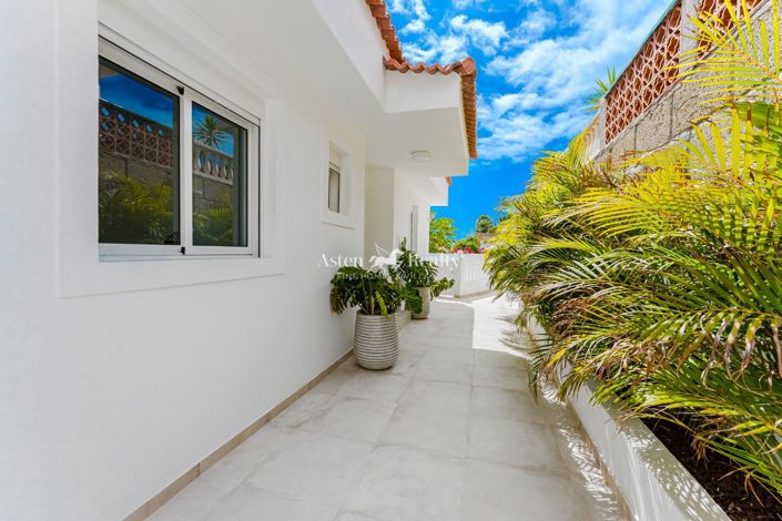 Image No.39-5 Bed Villa for sale