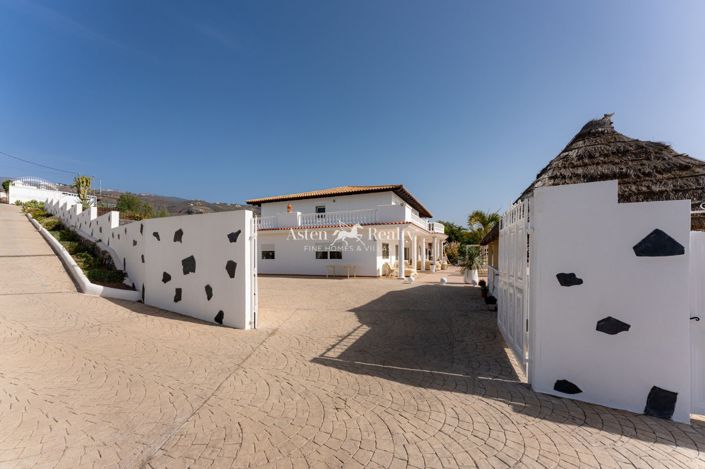 Image No.40-Villa de 11 chambres à vendre à Armenime