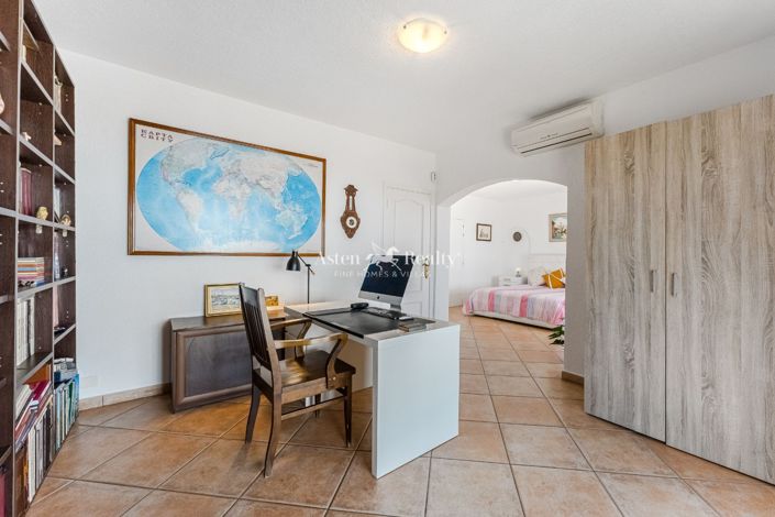 Image No.18-5 Bed Villa for sale