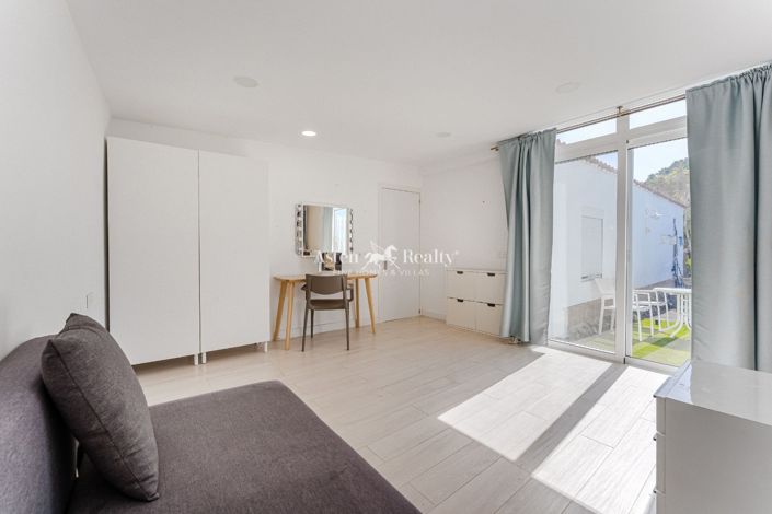 Image No.29-5 Bed Villa for sale