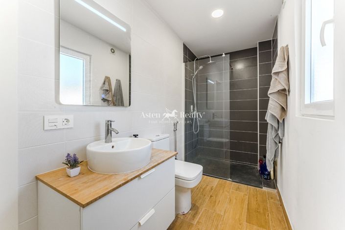 Image No.31-5 Bed Villa for sale