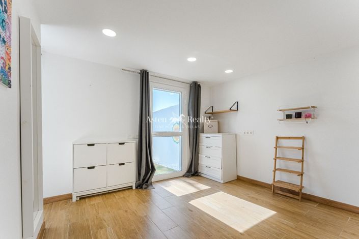 Image No.33-5 Bed Villa for sale