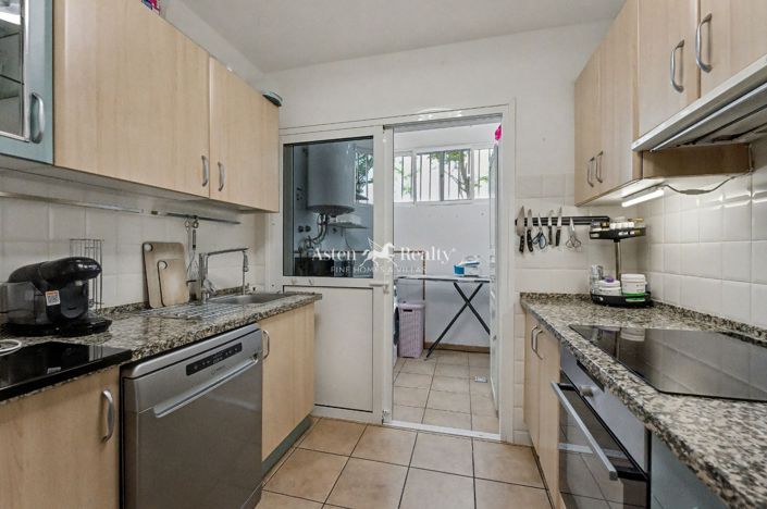 Image No.7-3 Bed Apartment for sale