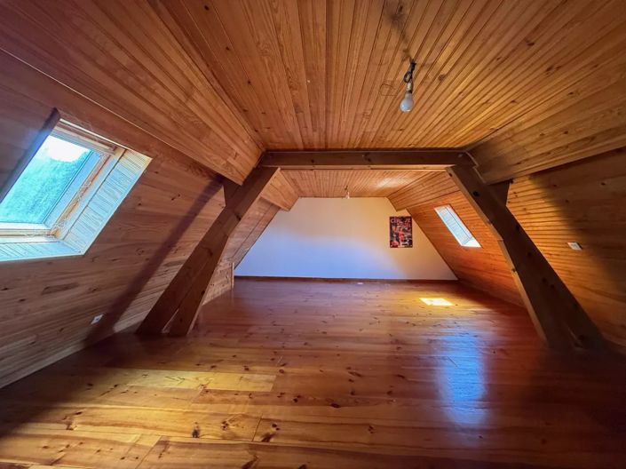 Image No.12-4 Bed House for sale