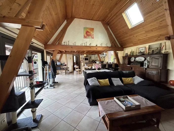 Image No.2-4 Bed House for sale