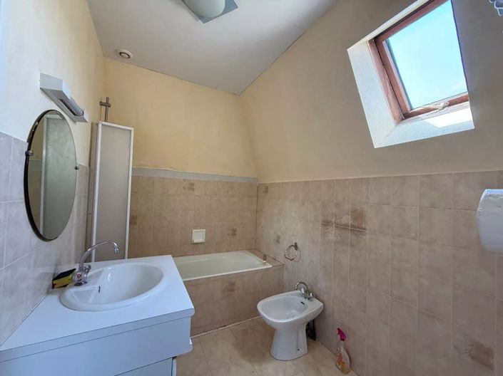 Image No.9-4 Bed House for sale