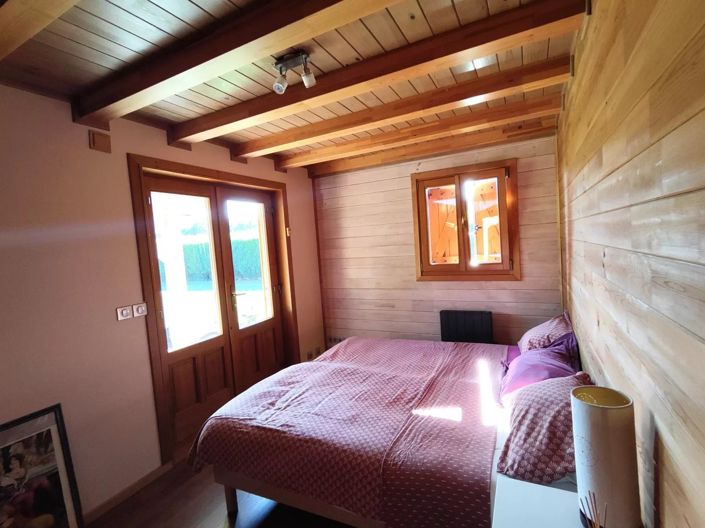 Image No.8-5 Bed House for sale