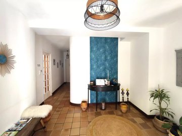 8d046a364f93ae1d1eec9c51622353115c2aed9145192