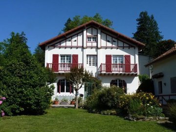 1 - Salies-de-Bearn, House