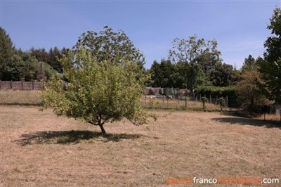 bouwperceel-tussen-dorp-en-weilandenlarge