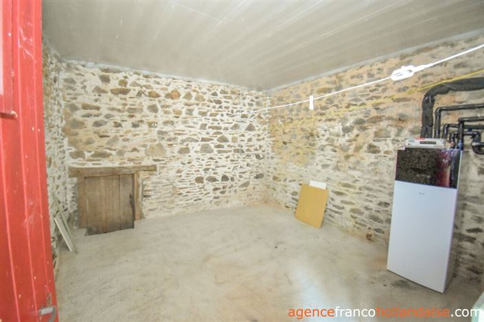 Image No.17-6 Bed House for sale