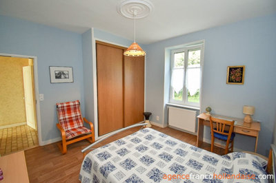 huis-met-schuren-zwembad-en-15-hectare-7large