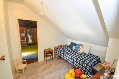 huis-met-schuren-zwembad-en-15-hectare-23larg