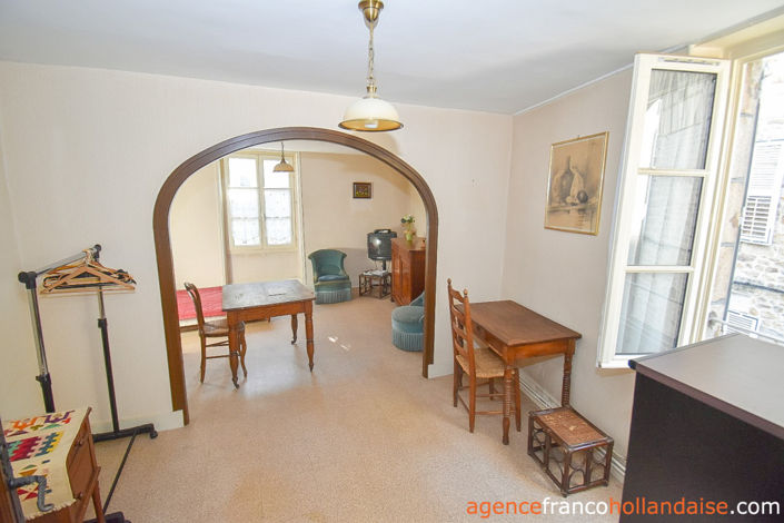 Image No.10-1 Bed House for sale