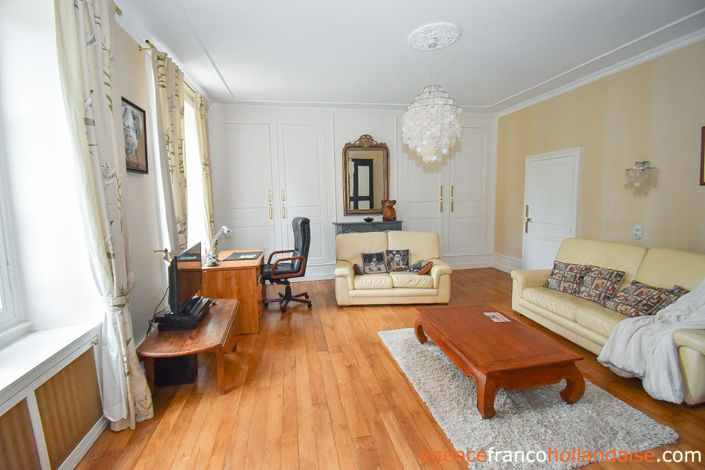 Image No.25-8 Bed House for sale