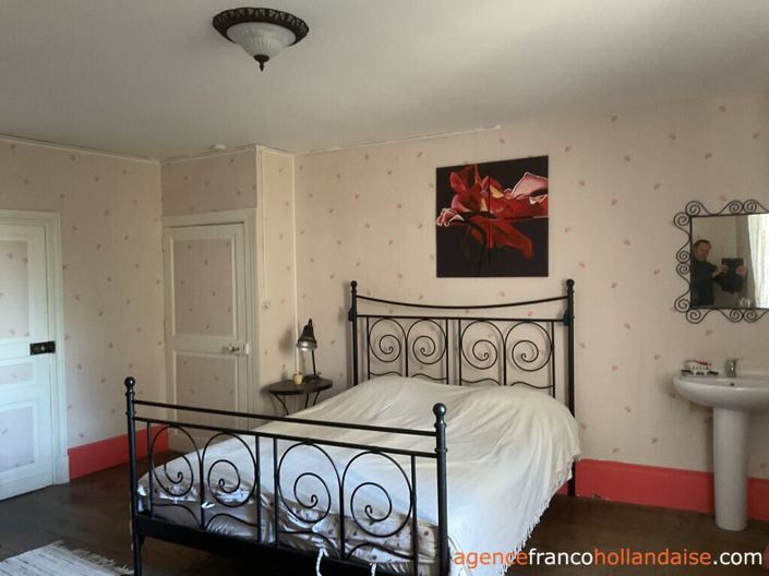 Image No.23-5 Bed House for sale