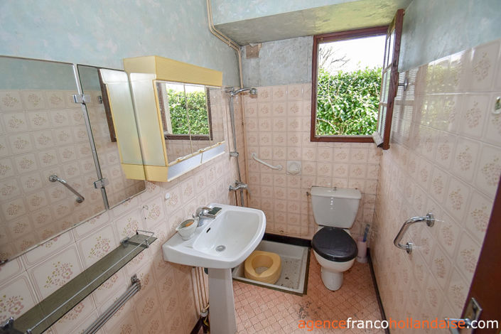 Image No.8-5 Bed House for sale