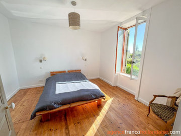 karakteristiek-herenhuis-met-schuur-en-grond-