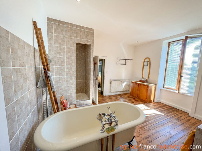 Image No.18-3 Bed House for sale