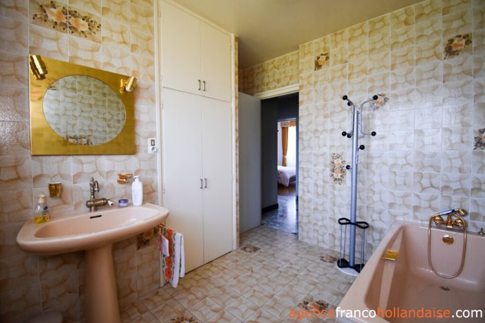 Image No.12-4 Bed House for sale