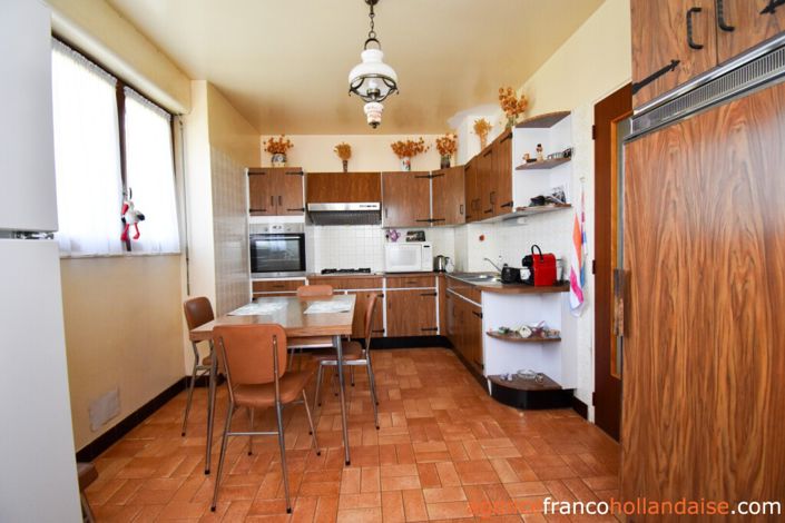 Image No.6-4 Bed House for sale