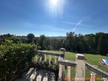 groot-terras-en-panoramisch-uitzicht-30large