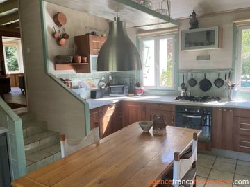 gelegen-in-een-parktuin-en-met-zwembad-9large