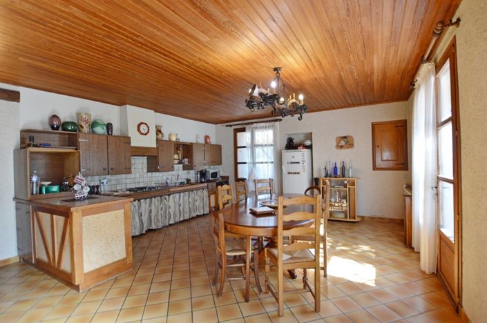 Image No.10-Propriété de 5 chambres à vendre à Duras