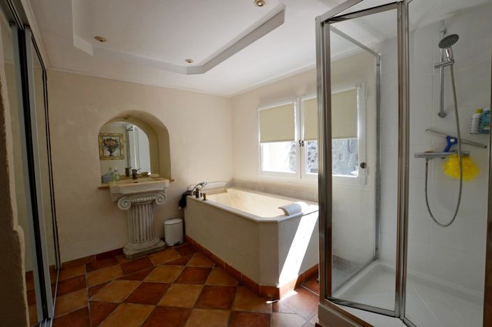 Image No.12-Maison de campagne de 5 chambres à vendre à Duras