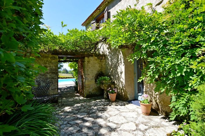 Image No.3-Maison de campagne de 5 chambres à vendre à Duras