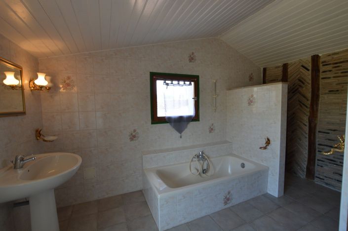 Image No.14-Maison de campagne de 7 chambres à vendre à Duras