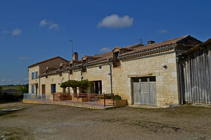 Image No.2-Maison de campagne de 7 chambres à vendre à Duras