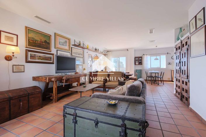 Image No.43-8 Bed Villa for sale