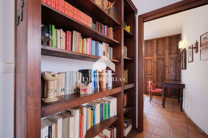 Image No.53-8 Bed Villa for sale