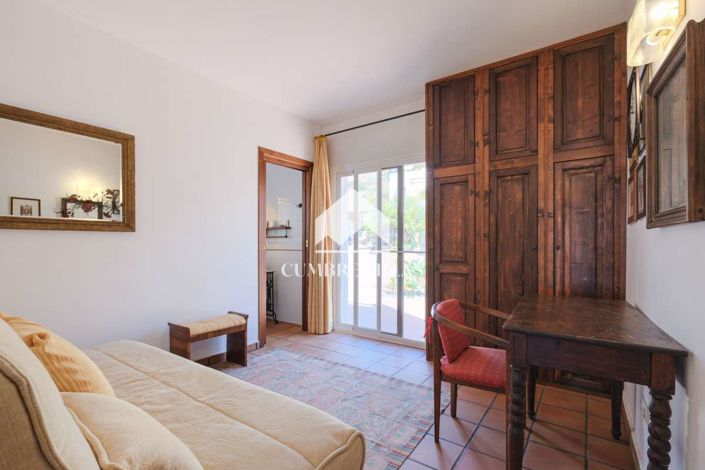 Image No.54-8 Bed Villa for sale